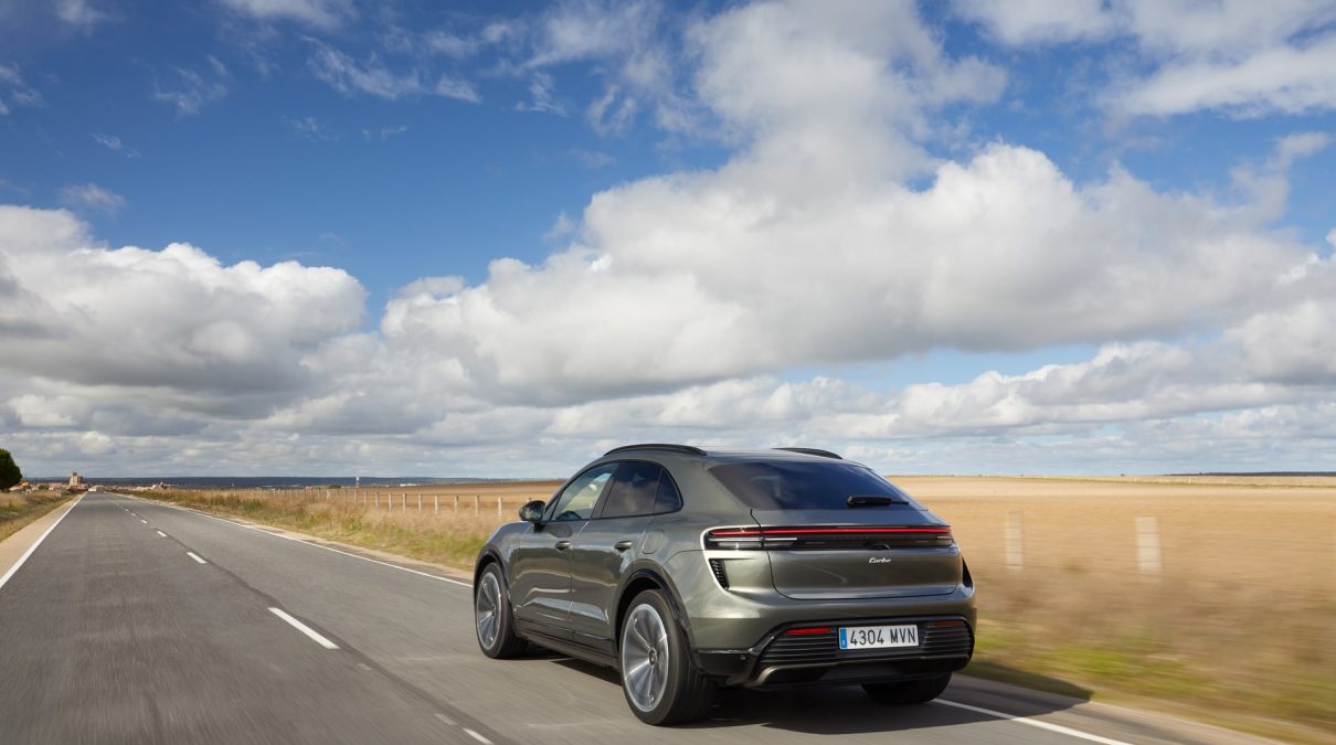 Ranking 2026: los SUV eléctricos con carga más rápida en corriente continua para viajar por España sin esperas