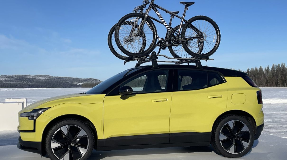 Volvo EX30 review: el SUV eléctrico urbano que apuesta por diseño minimalista y precio ajustado