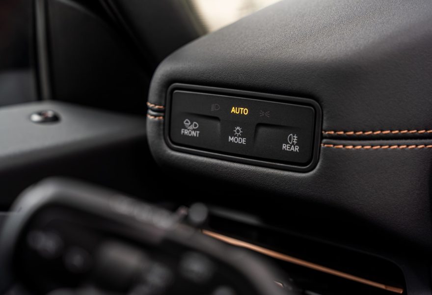 Guía de compra: cómo saber si un compacto eléctrico te compensa en 2026 según tu factura de la luz