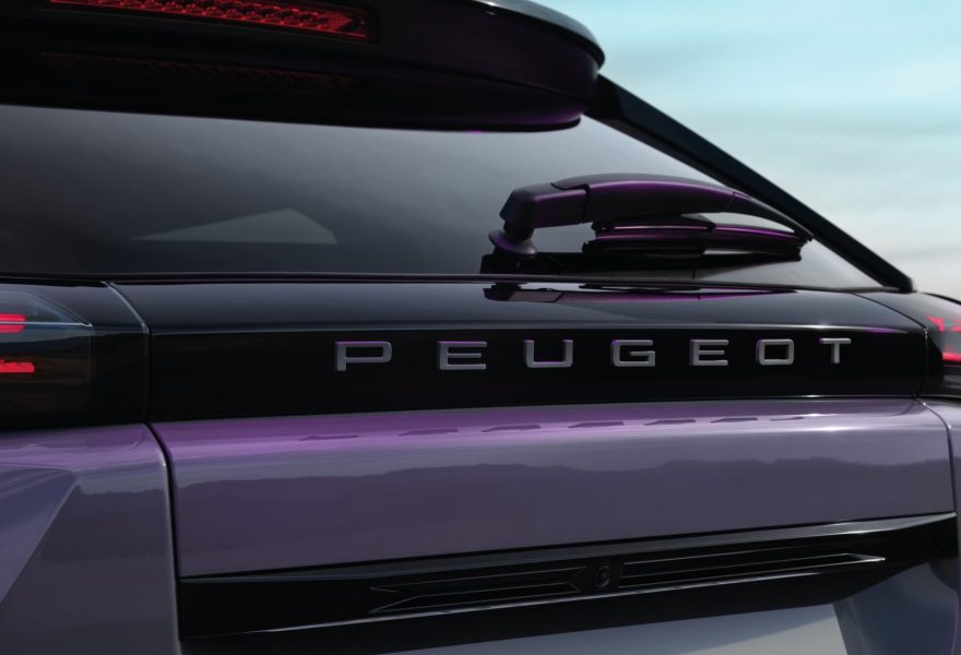 Comparativa 2026: Peugeot 2008 vs Jeep Avenger por equipamiento, consumo y precio en SUV-B accesible