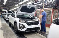 Comparativa 2026: Peugeot e-2008 vs Jeep Avenger eléctrico por autonomía real y precio ajustado