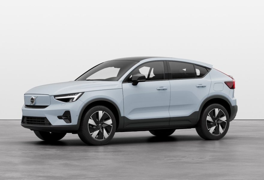 Qué es el sistema Pilot Assist en un SUV eléctrico premium y cómo ayuda a conducir en autopista