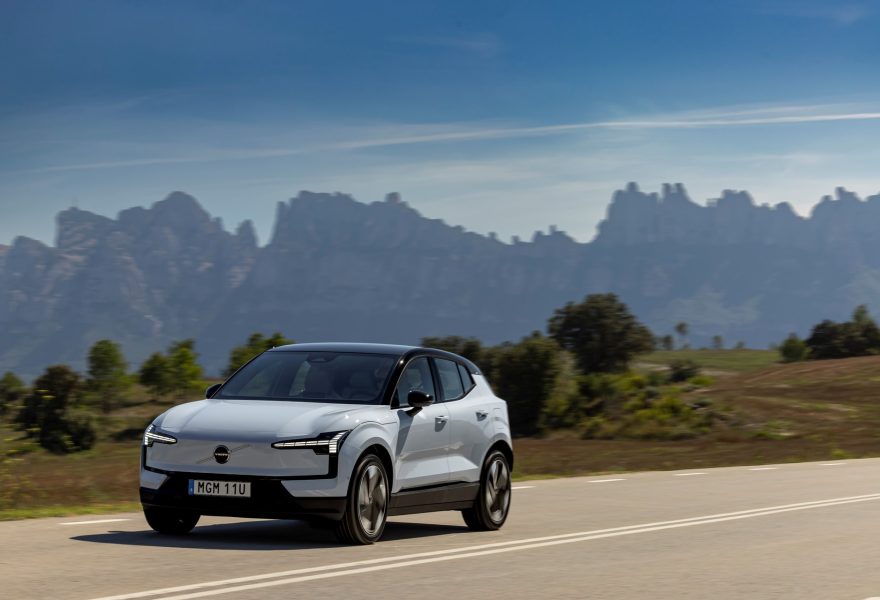 Volvo EX60 review: el SUV-C eléctrico que estrena plataforma SPA3 con carga rápida y nueva electrónica