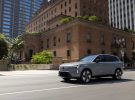 Volvo EX90 vs Mercedes-Benz EQS SUV: comparativa de SUV eléctricos familiares por tecnología a bordo y asistentes de conducción