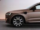 Volvo XC90 vs Volvo EX90: comparativa del SUV familiar de 7 plazas híbrido enchufable frente al 100% eléctrico
