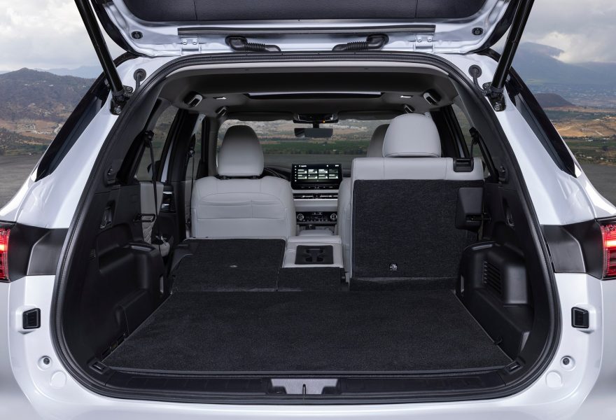 Mitsubishi Outlander PHEV vs Jeep Compass 4xe: comparativa de SUV-C híbridos enchufables con tracción total