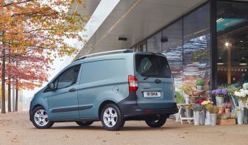 Ford Transit Courier lleno