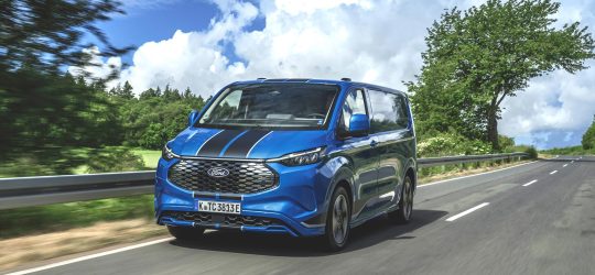 Las 6 furgonetas medianas más recomendables para autónomos que combinan ciudad y carretera