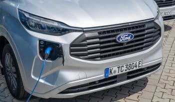 Ford Transit Custom full