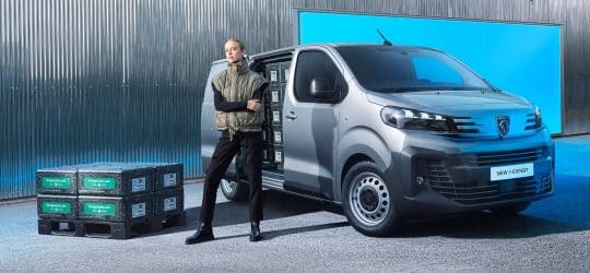 Peugeot e-Expert vs Citroën ë-Jumpy vs Opel Vivaro Electric: tres medianas eléctricas hermanas a examen