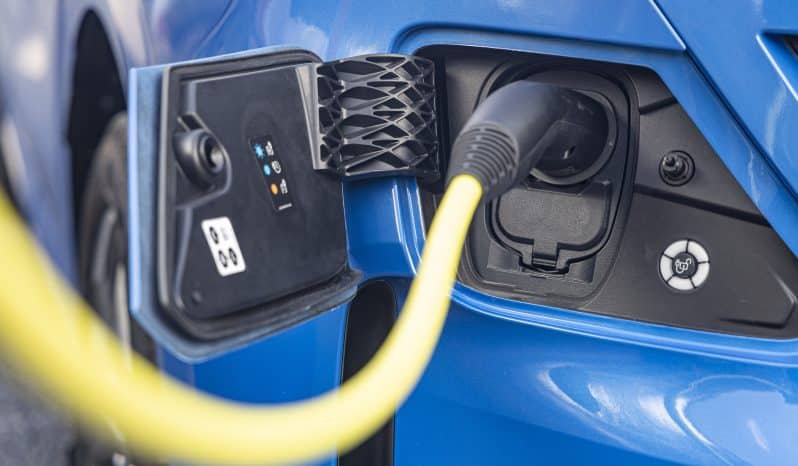 Volkswagen T7 Caravelle full