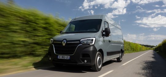 Renault Master E-Tech, ahora con más de 200 km de autonomía y desde 54.600 euros