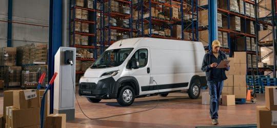 Toyota Proace Max vs Peugeot Boxer vs Renault Master: gran furgón a examen para profesionales