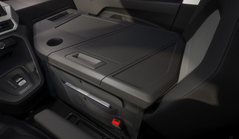 Peugeot e-Partner full