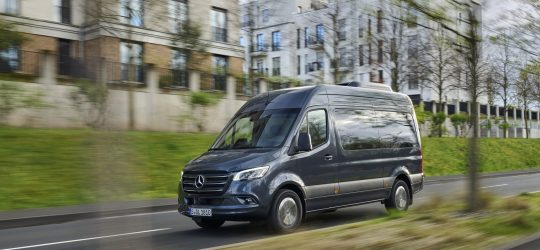 Mercedes-Benz Sprinter y eSprinter: el buque insignia de las furgonetas de Mercedes, ahora más seguro y conectado