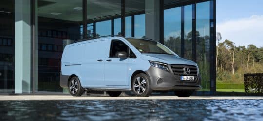 Mercedes-Benz eVito vs Ford E-Transit Custom vs Volkswagen ID. Buzz Cargo: medianas eléctricas frente a frente