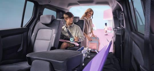 Renault Kangoo E-Tech vs Citroën ë-Berlingo vs Peugeot e-Partner: la batalla de las pequeñas eléctricas urbanas