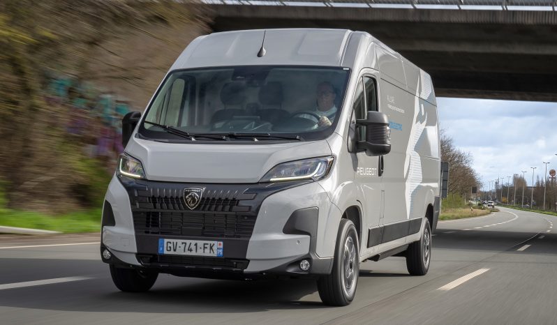 Peugeot e-Boxer full