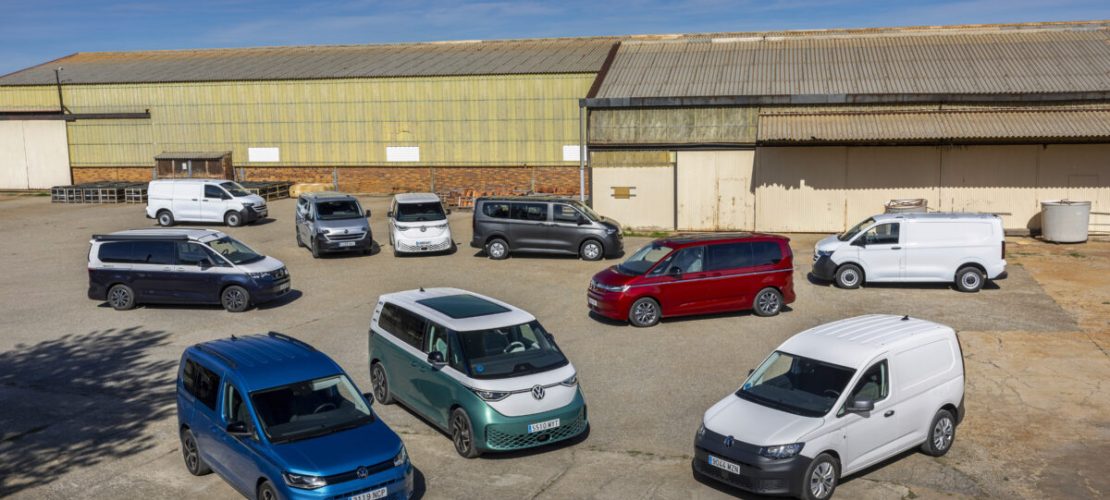 Volkswagen enchufa la furgoneta total: híbridas, eléctricas, camper, reparto y hasta 820 km de autonomía total