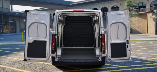 Ford Transit Custom Nugget vs Volkswagen California: la batalla camper que define el segmento medio