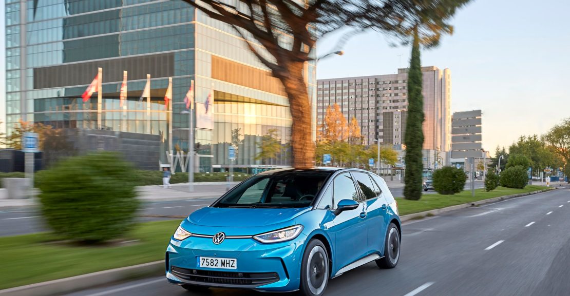 Las mejores furgonetas eléctricas para camperizar en 2026: bases ideales para una camper enchufable