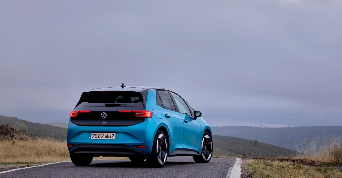 Volkswagen ID. Buzz Cargo: la furgoneta eléctrica con más estilo, ¿también es la más práctica para trabajar?