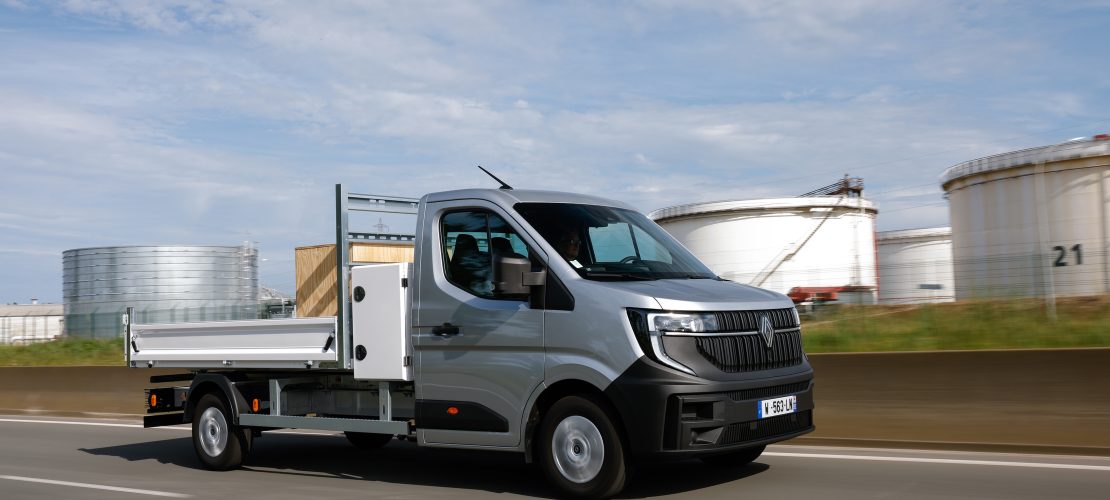 Renault Master 2026: nuevos equipamientos y baterías con carga más rápida