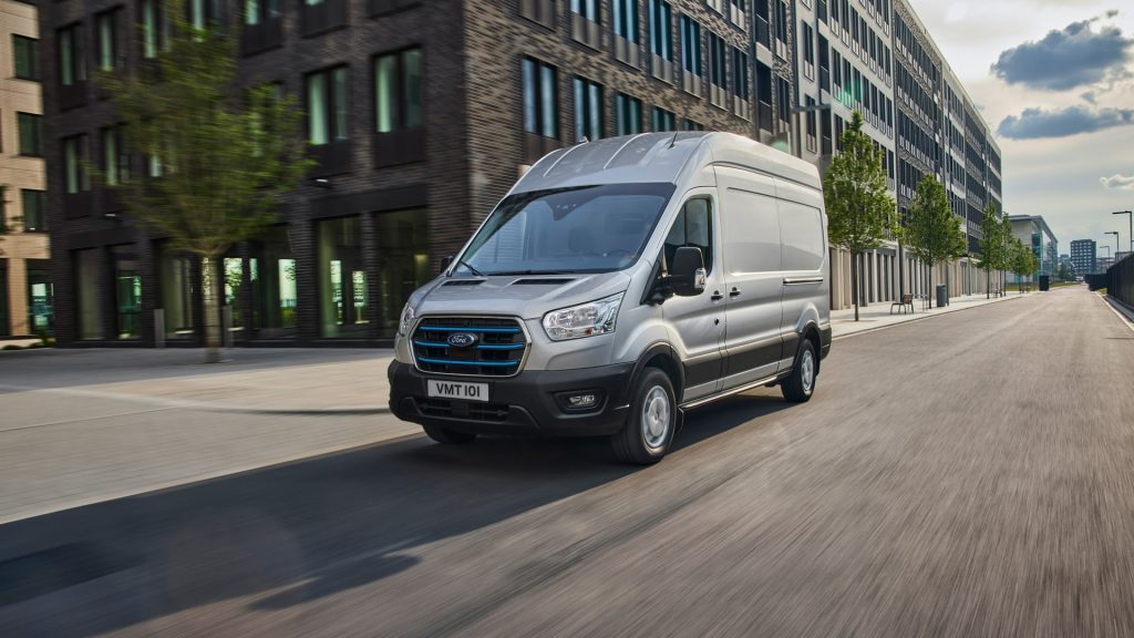 Ford Transit vs Mercedes-Benz Sprinter: duelo de los dos grandes furgones de referencia para empresas