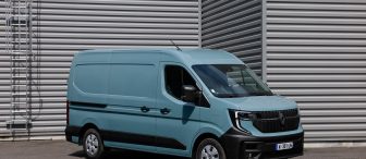 Renault Master: análisis del gran furgón que se ha ganado el respeto de constructoras y mudanzas