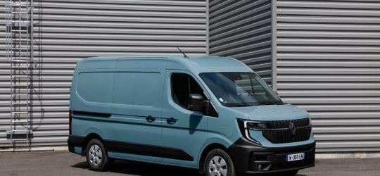 Renault Master: análisis del gran furgón que se ha ganado el respeto de constructoras y mudanzas