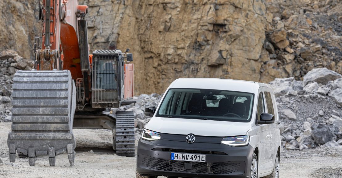 Peugeot Partner vs Volkswagen Caddy: dos furgonetas pequeñas con filosofías opuestas para tu pyme