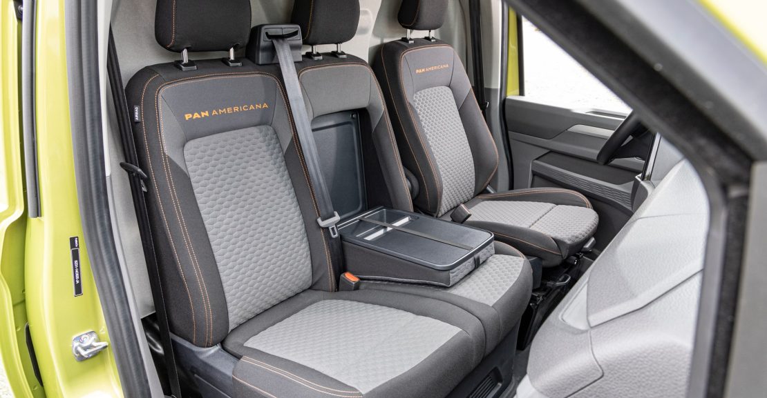 Peugeot Expert vs Volkswagen Transporter T7: dos furgones medianos frente a frente para el profesional exigent