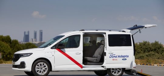 Ford Adapta incorpora la Tourneo Connect Eurotaxi en su gama
