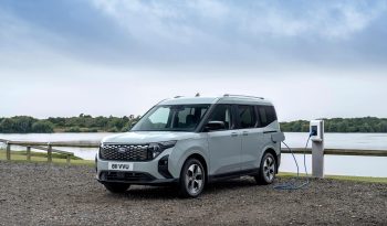 Ford E-Tourneo Courier full
