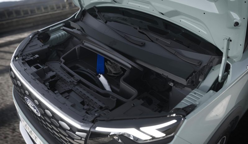 Ford E-Tourneo Courier full
