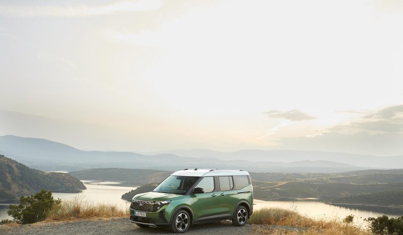 Ford Tourneo Courier full