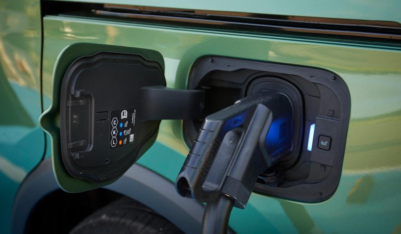 Ford E-Tourneo Courier full