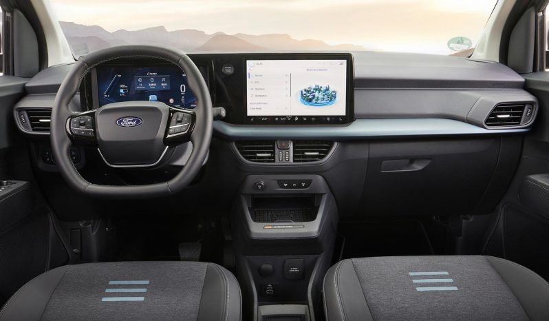 Ford E-Tourneo Courier full