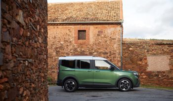 Ford Tourneo Courier full