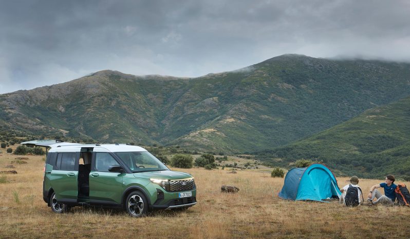 Ford Tourneo Courier full