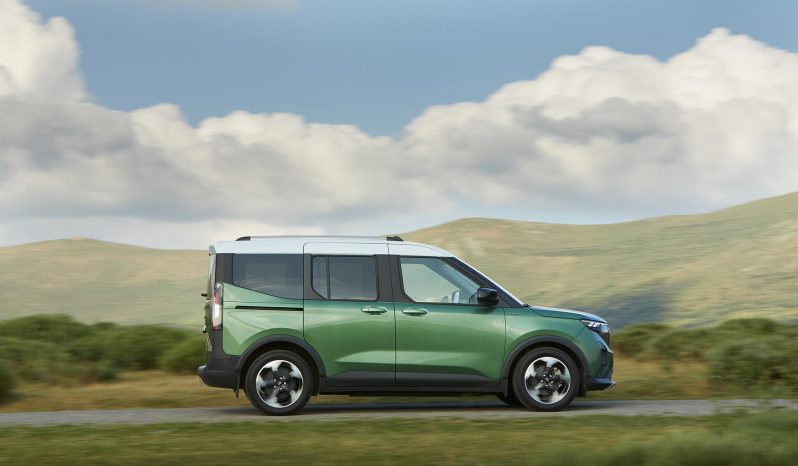 Ford Tourneo Courier full