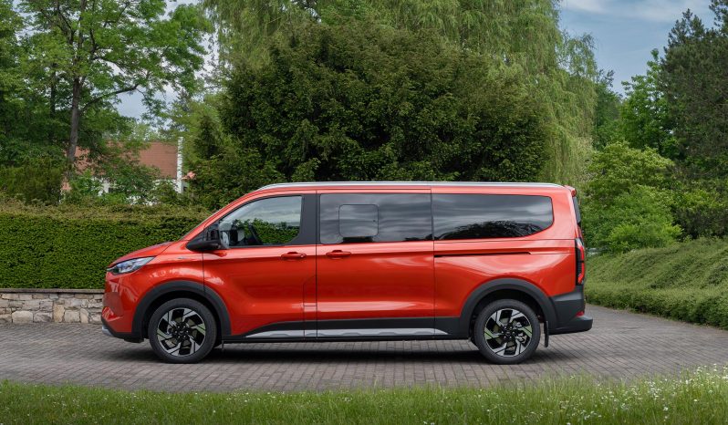 Ford Tourneo Custom full