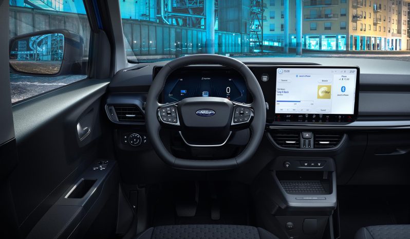 Ford Transit Courier full