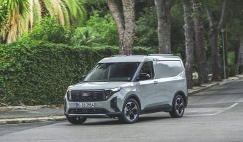 Ford Transit Courier full
