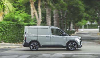 Ford Transit Courier full