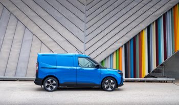 Ford Transit Courier full
