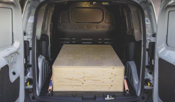 Ford Transit Courier full