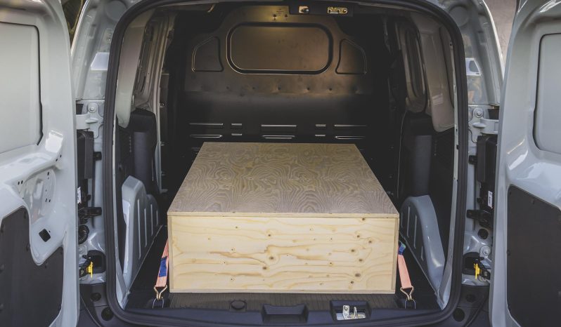 Ford Transit Courier full