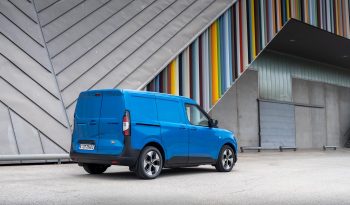 Ford Transit Courier full