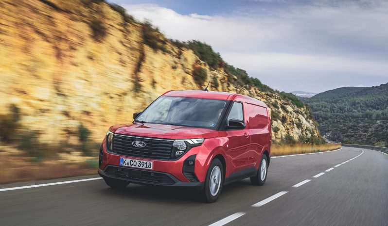 Ford Transit Courier full